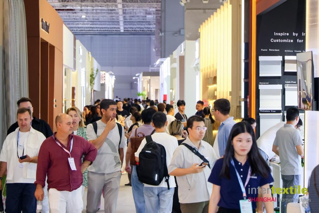Visitors walking through the exhibition aisles at Intertextile Shanghai Home Textiles – Autumn Edition 2026
